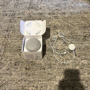 Google Home Mini Smart Speaker w Google Assistant - Chalk (GA00210-US) H0A HOA